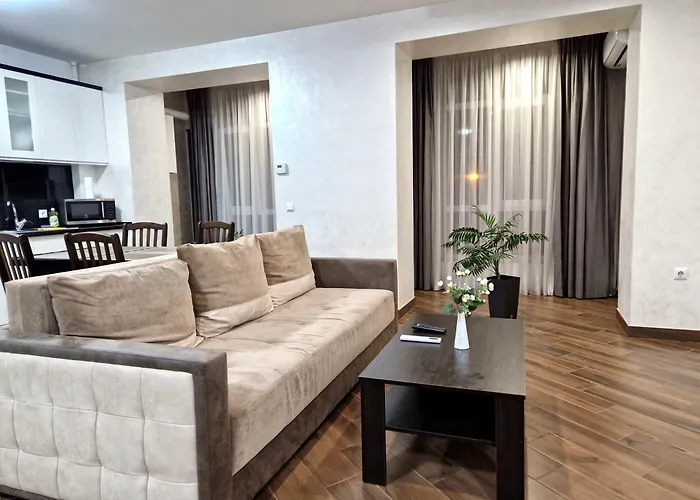 Modern Apartment On Belvedere