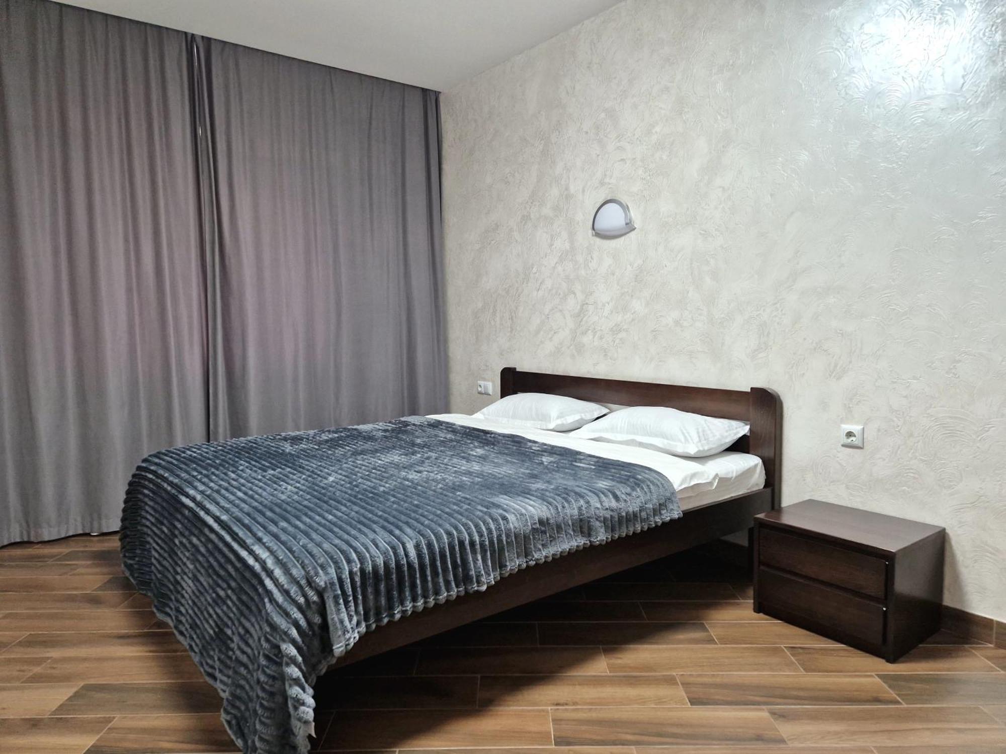 Modern On Belvedere Apartment